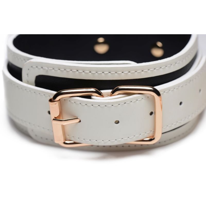 Kink in the Dark Glowing Collar and Lead Fluro Green close-up of white PU leather buckle detail.
