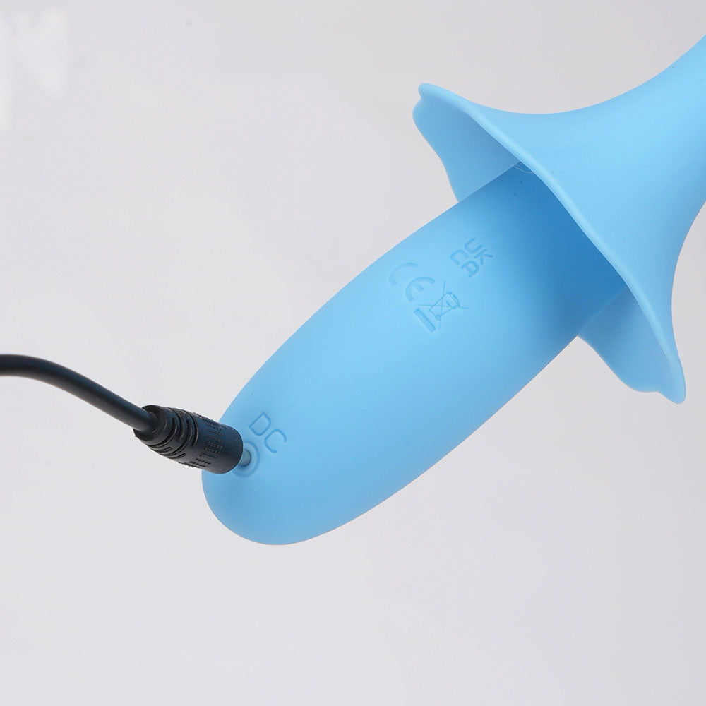 Maia SIENNA -  -  15.2 cm USB Rechargeable Fluttering Bullet charging port close-up