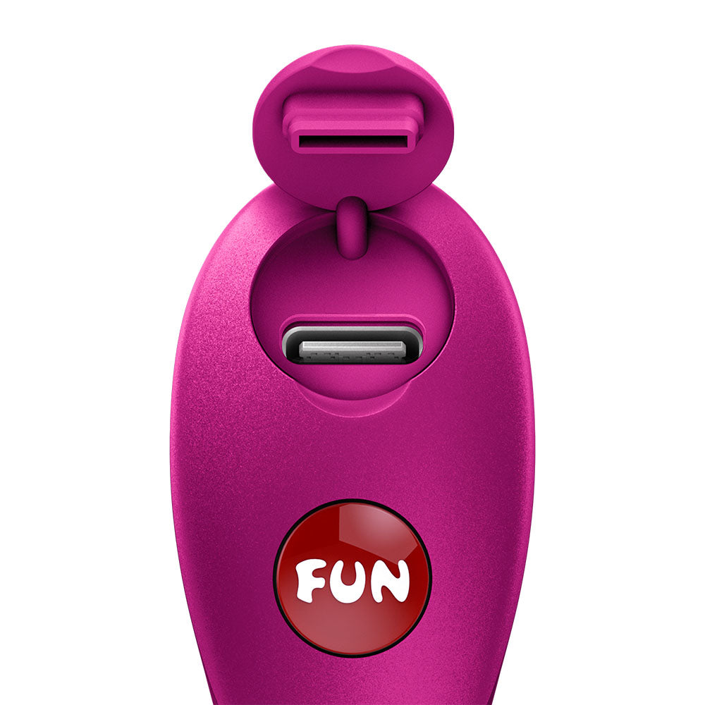 Fun Factory BE-ONE Magenta - Magenta USB-C Rechargeable Finger Stimulator charging port close-up