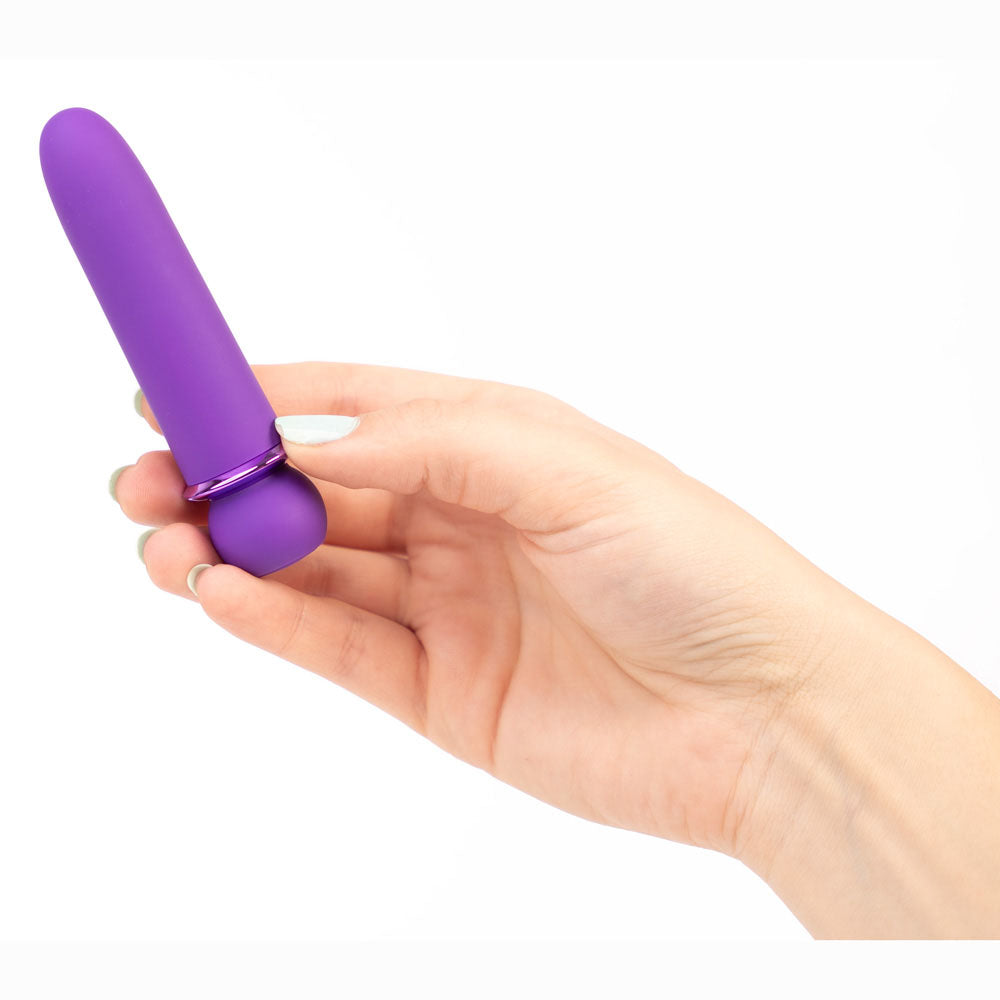 Maia JAGUAR -  -  10.1 cm USB Rechargeable Bullet held in hand, showcasing its sleek design.