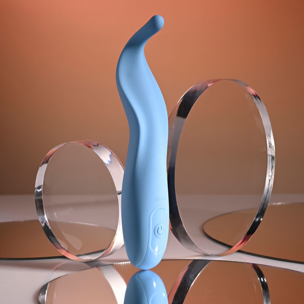 Selopa TENDER TICKLER - 16.2 cm USB Rechargeable Pinpoint Stimulator displayed on reflective surfaces.