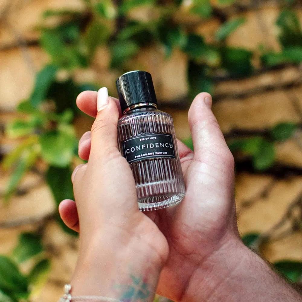 Eye Of Love Confidence Pheromone Cologne - 50 ml - Citrus Musk Scented Pheromone Cologne for Men to attract Women - 50 ml Spray Eye Of Love Discreet Intimate Essentials.