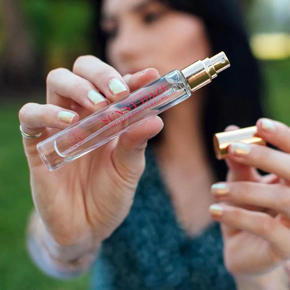 Eye Of Love Love In Bloom Sunny Daze Pheromone Perfume - 10ml - Floral & Citrus Scented Pheromone Parfum for Women to attract Men - 10 ml Spray Eye Of Love Discreet Intimate Essentials.
