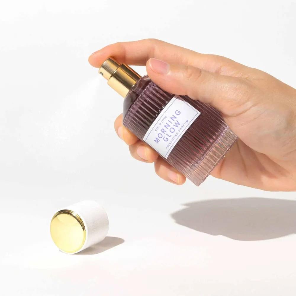 Eye Of Love Morning Glow Pheromone Perfume - 50 ml - Energising Pheromone Perfume for Women to attract Men - 50 ml Spray Eye Of Love Discreet Intimate Essentials.