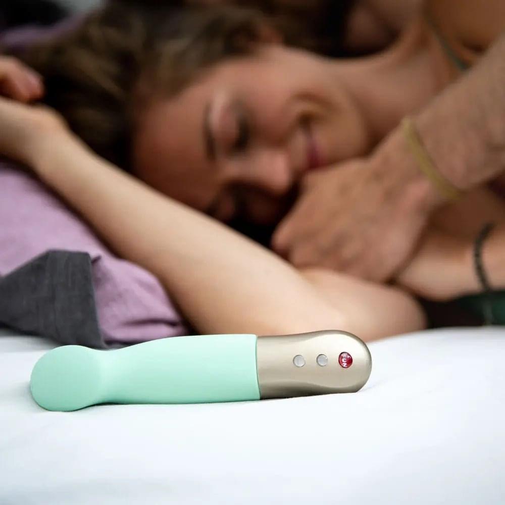 Fun Factory SUNDAZE pistachio - Pistachio  17.5 cm USB Rechargeable Thrusting Vibrator Fun Factory Discreet Intimate Essentials.