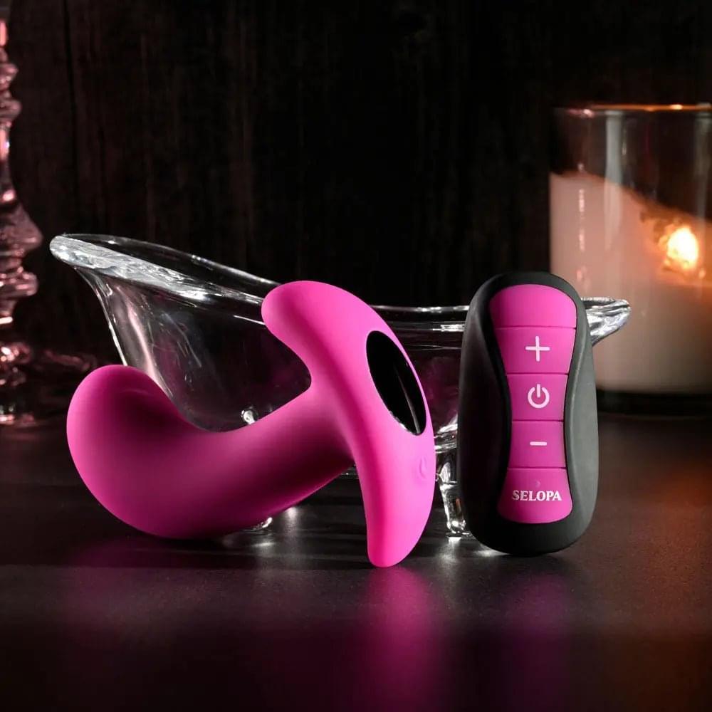 Selopa HOOKING UP -  9.5 cm USB Rechargeable Vibrator with Wireless Remote Selopa Discreet Intimate Essentials.