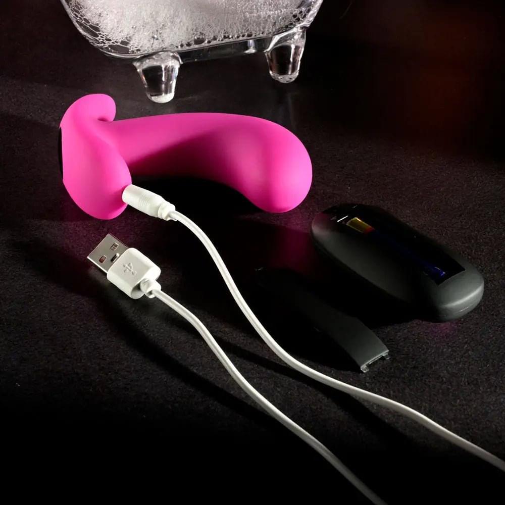 Selopa HOOKING UP -  9.5 cm USB Rechargeable Vibrator with Wireless Remote Selopa Discreet Intimate Essentials.