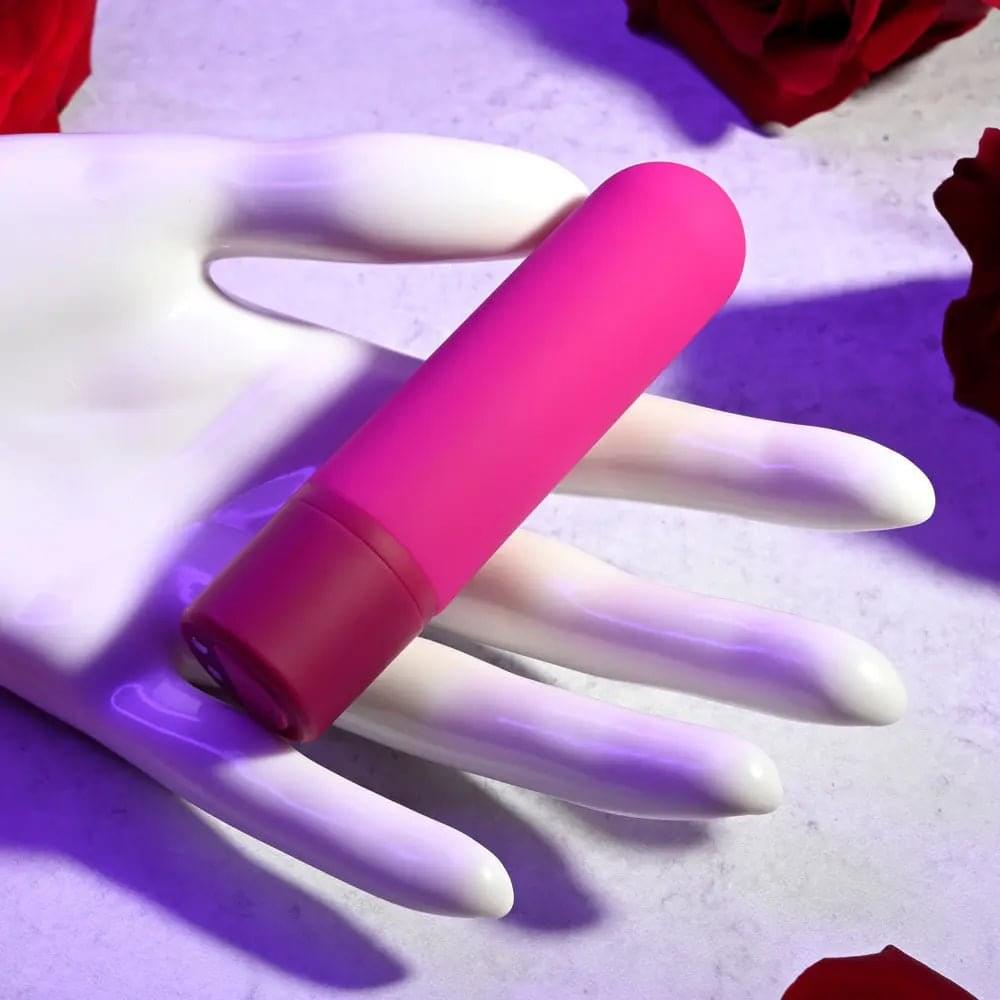 Selopa TINY TEMPTATION -  9.2 cm USB Rechargeable Bullet Selopa Discreet Intimate Essentials.